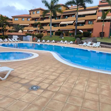 Vivienda Con Piscina En El Apartment