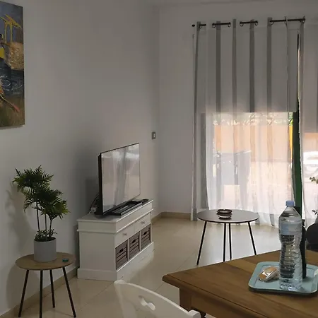 Vivienda Con Piscina En El Apartment